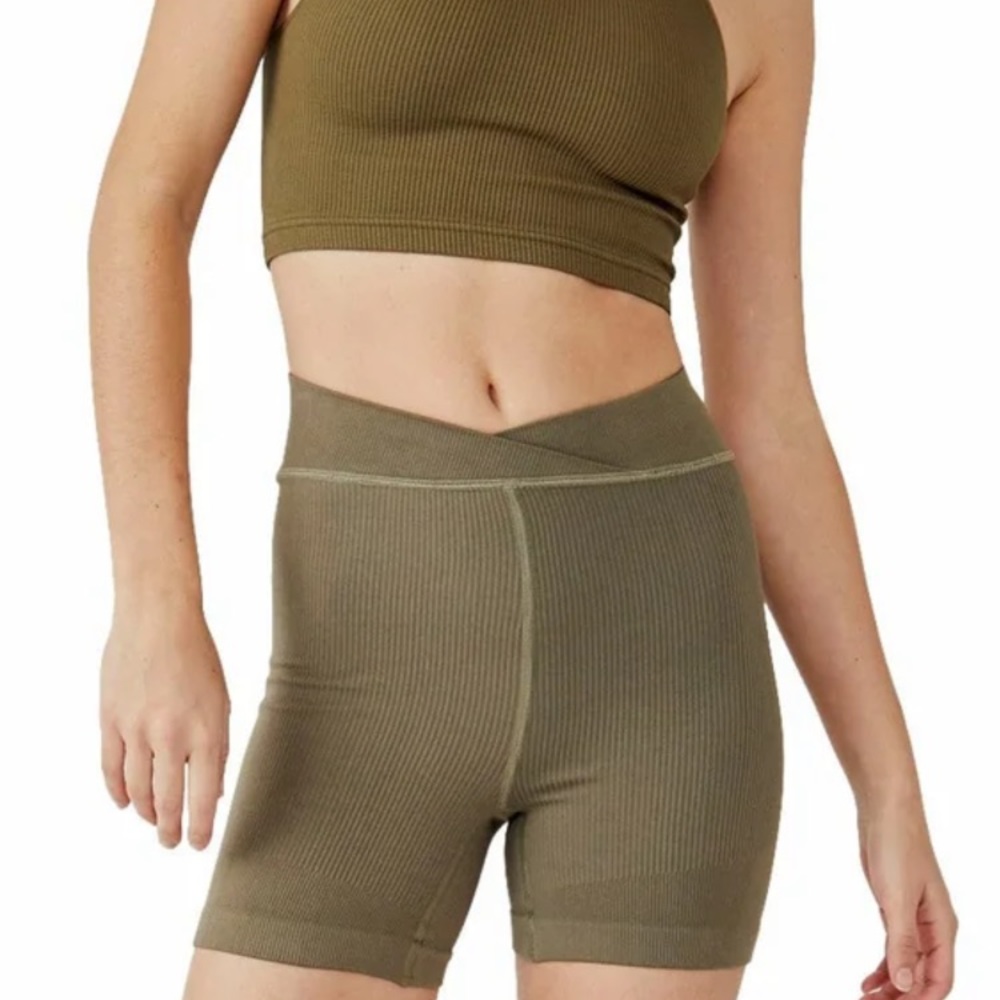 FREE PEOPLE MOVEMENT FREE THROW SHORT